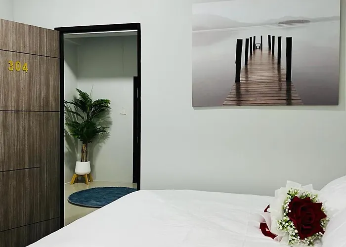 Luna Hotel *